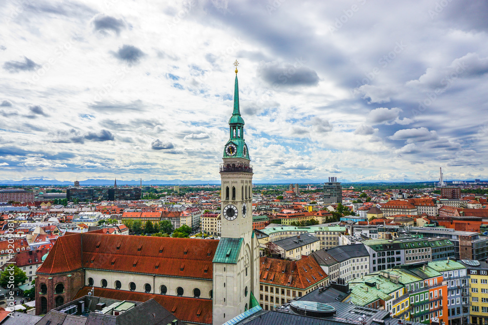 München Panoramafoto mit Blick zur St. Peters Kirche 