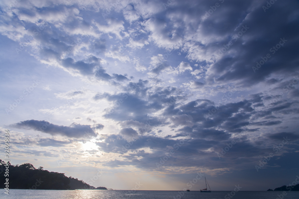 Fototapeta premium silhouette of sunset and sea beach, phuket, thailand