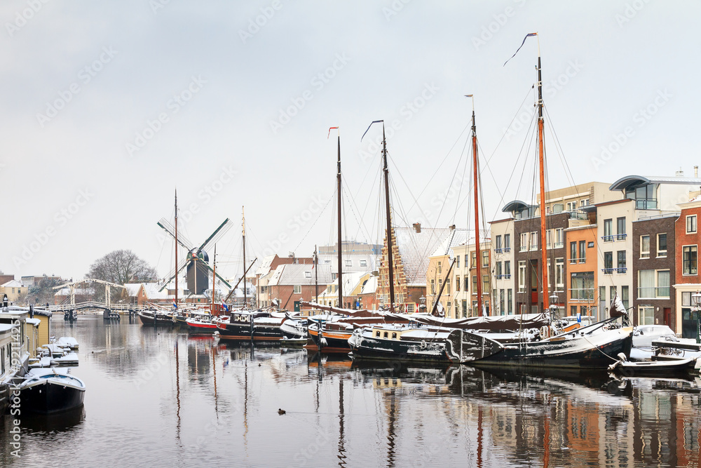 Winter cityscape of 'Het Galgenwater' in Leiden, the Netherlands