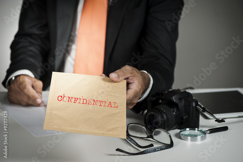 Fotografie Confidential Information