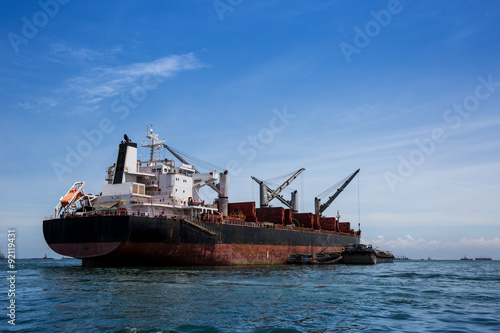 Cargo Ship © voraorn