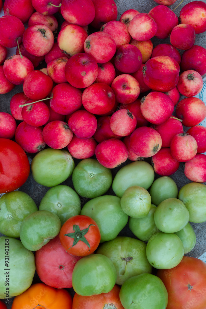 apples and tomatoes
apples and tomatoes