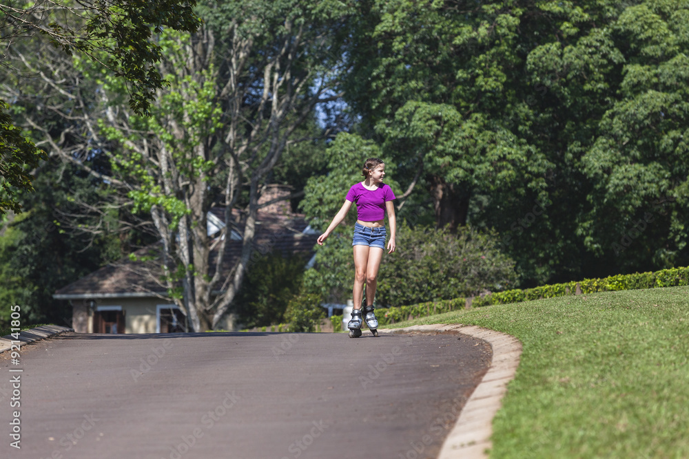 Fototapeta premium Girls Rollerblade Skating