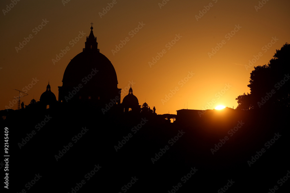 Obraz premium san pietro al tramonto in silhouette