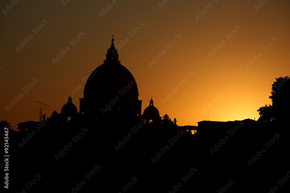 Fototapeta premium san pietro al tramonto in silhouette