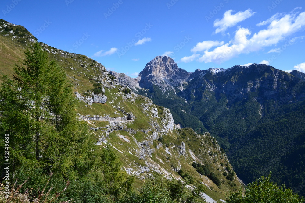 parco naturale delle Dolomiti Friulane – Vista sul monte Duranno dalla ...