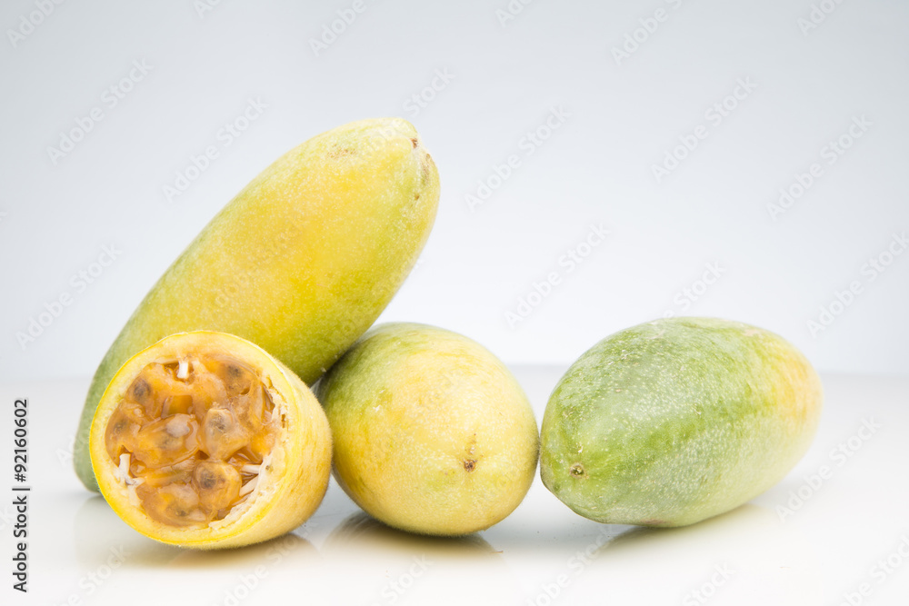 Curuba deliciosa fruta tropical Curuba deliciosa fruta tropical