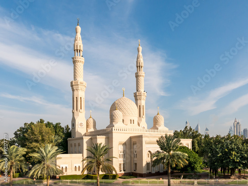 Jumeirah Mosque in Dubai, United Arab Emirates photo