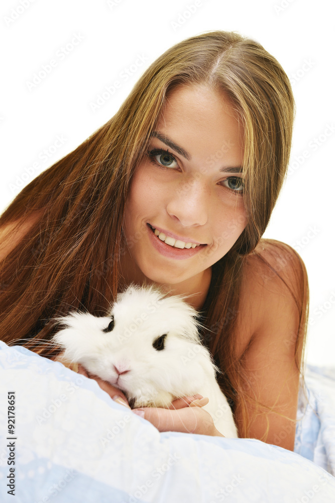 femme avec lapin femme avec lapin