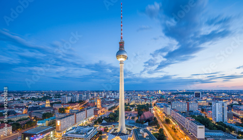 Obraz na płótnie Berlin skyline with TV tower at Alexanderplatz at night, Germany w salonie