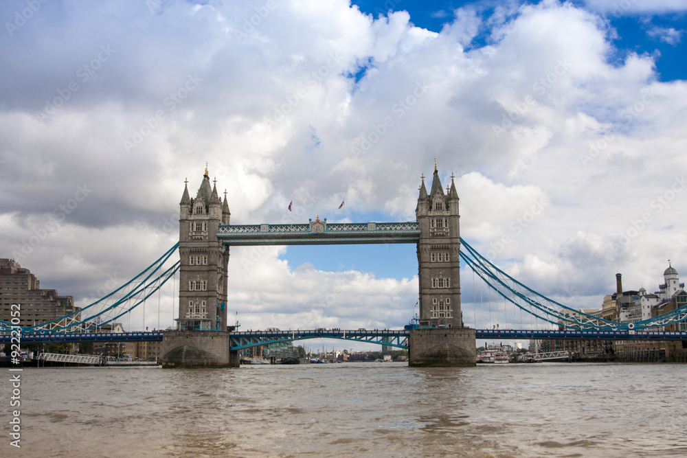 Obraz premium Like a bridge over troubled water