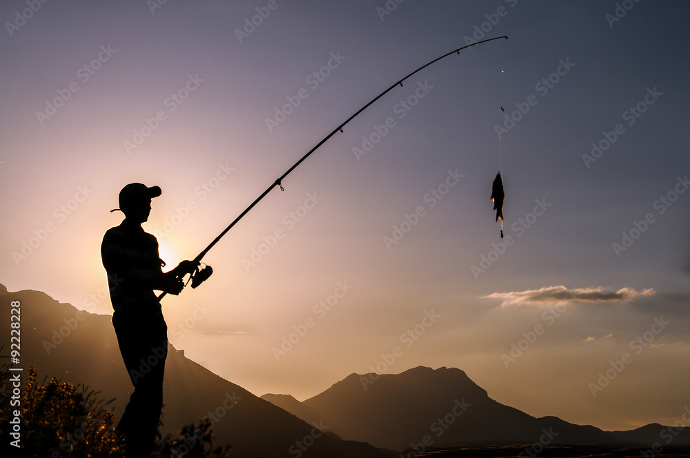 amatör olta balıkçısı silüet