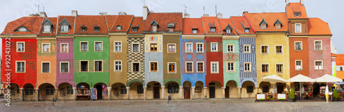 Photo crooked medieval houses , Poznan, Poland