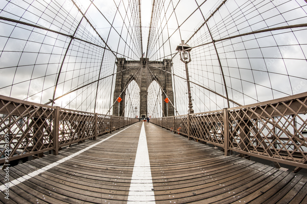 Fototapeta premium Brooklyn Bridge Walkway