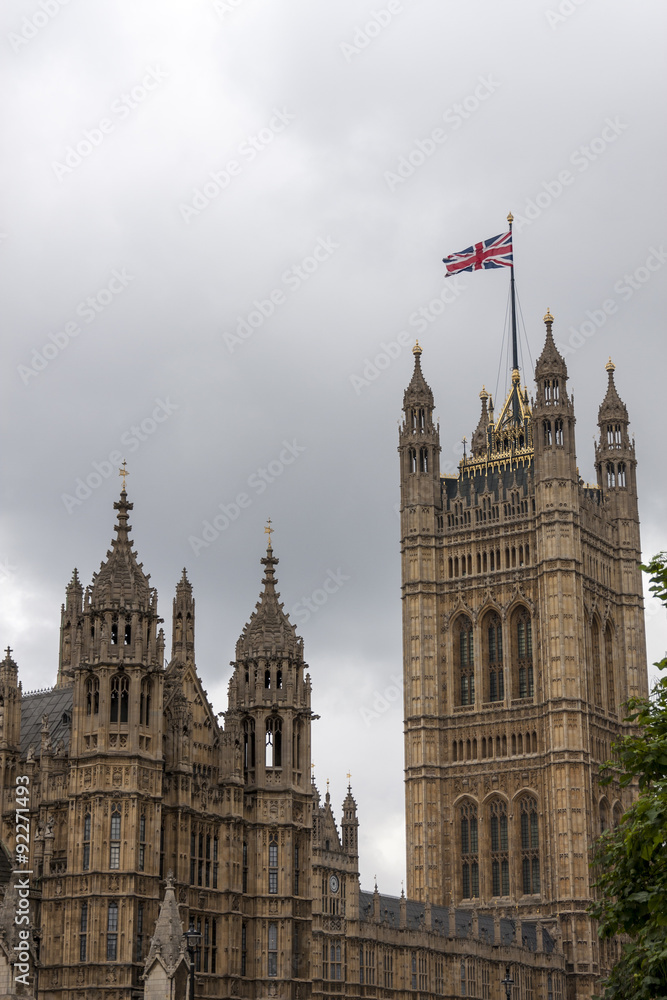 Westminster Palace Turm mit Flagge