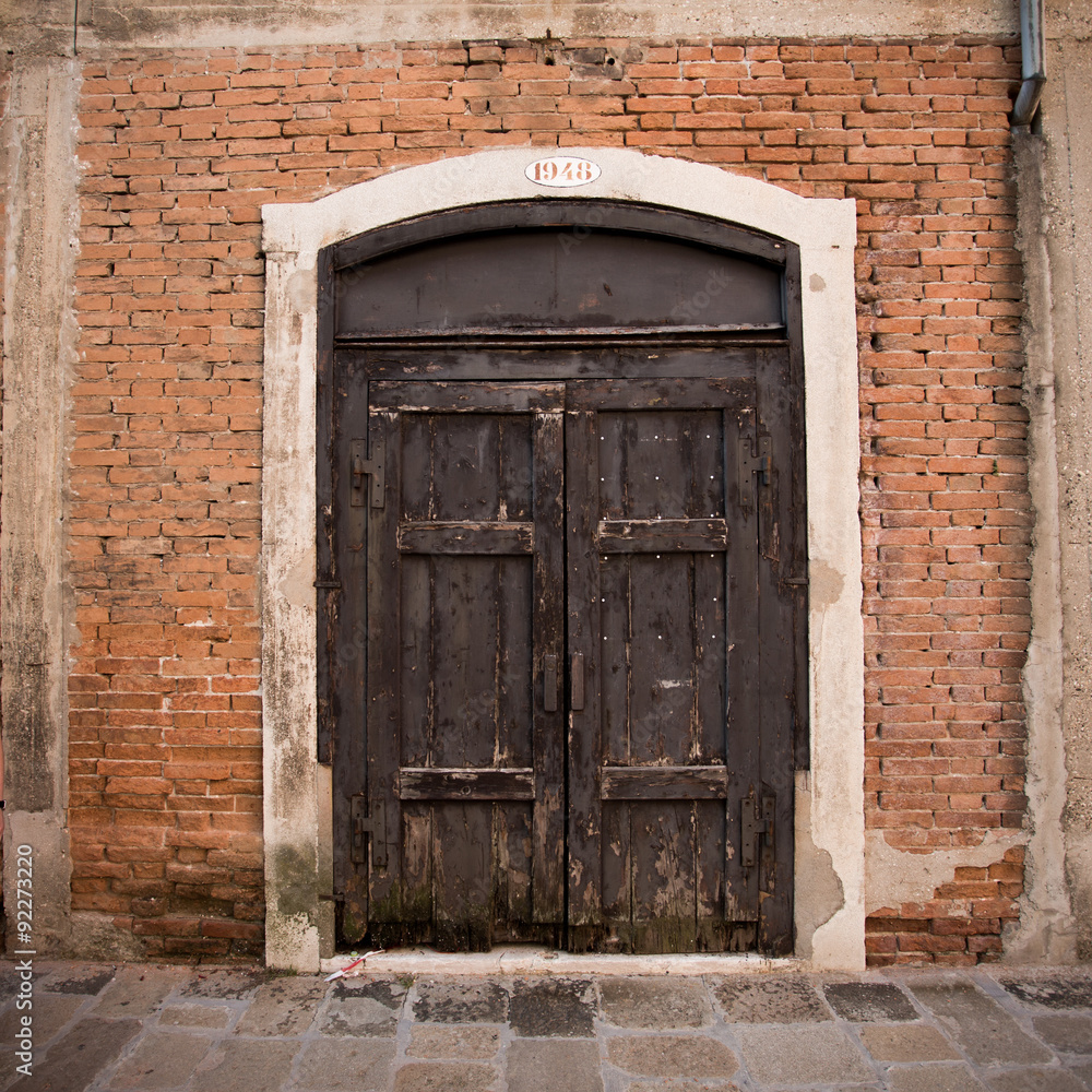 The door to the building. Venice