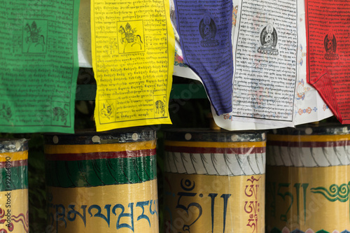 Fotografia Tibetan monks. Prayer. Buddhism