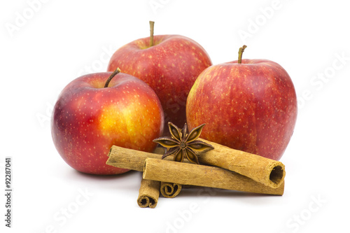 apples, cinnamon sticks and anise