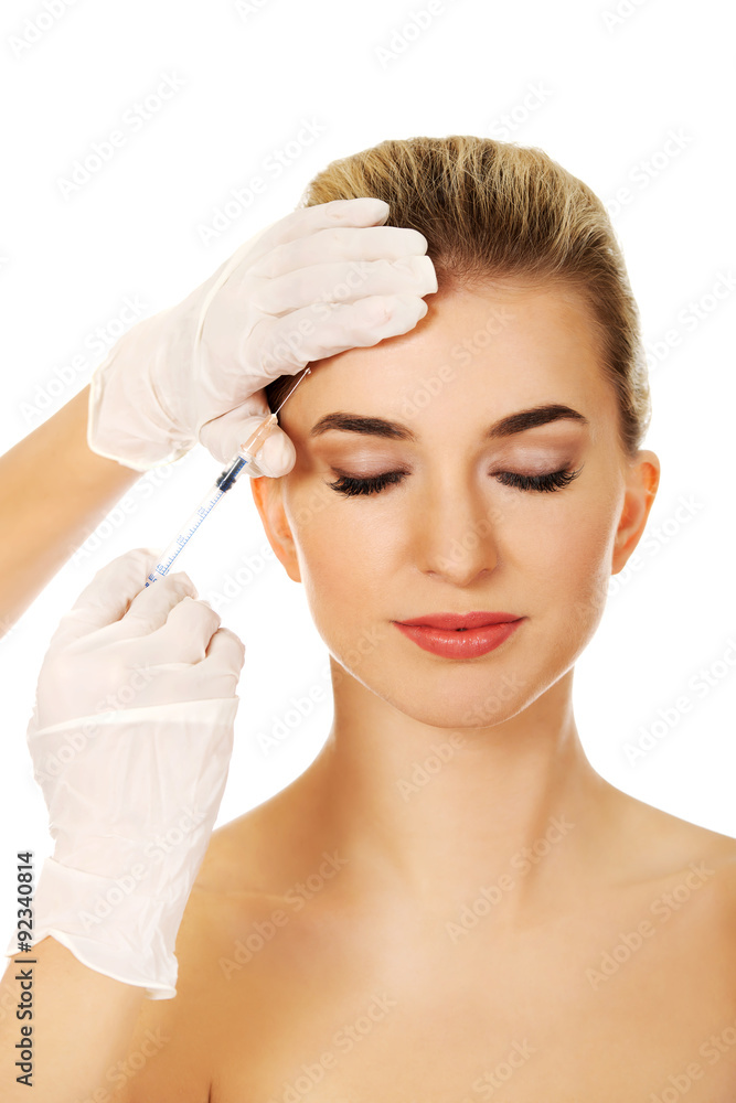 Cosmetic botox facial injection 