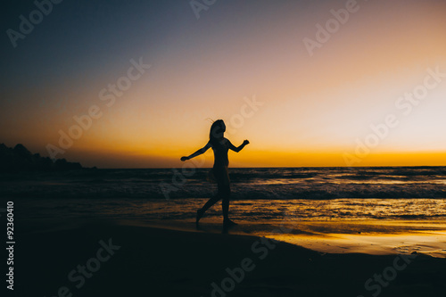 Sea beach girl silhouette, sunset © jul14ka