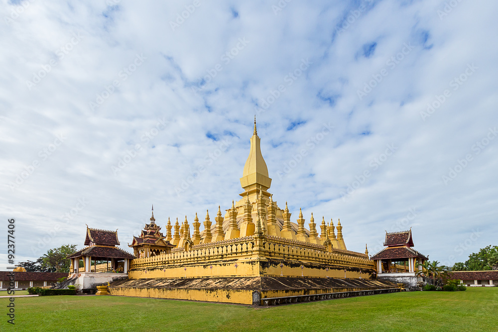 Fototapeta Złoty Wat Thap Luang w Vientiane, Laos