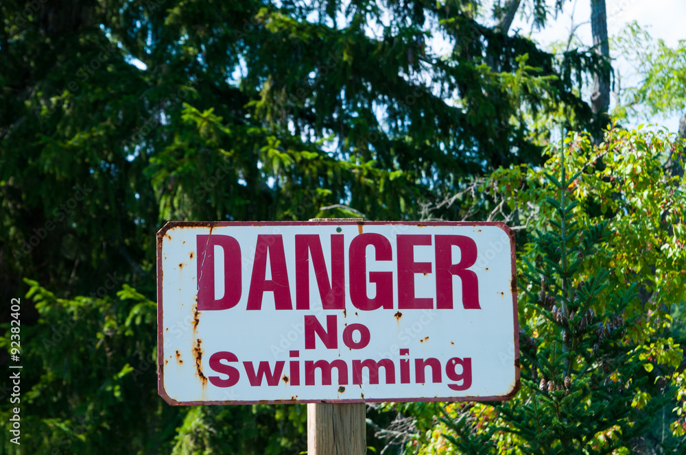 Fototapeta premium danger no swimming sign