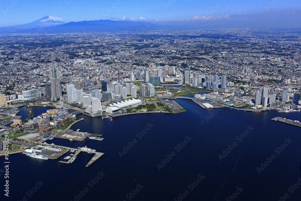 横浜上空/みなとみらい周辺空撮 Stock 写真 | Adobe Stock