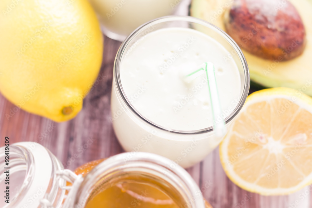 Yoghurt cocktail avocado lemon honey Yoghurt cocktail avocado lemon honey