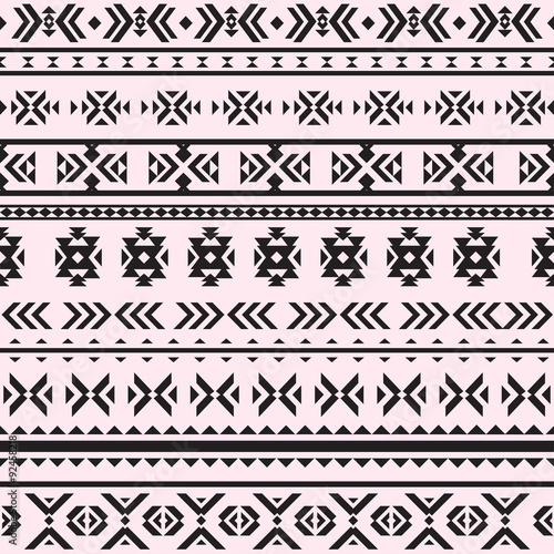 Seamless pattern with geometric motifs