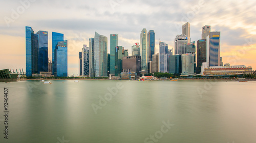 Landscape of the Singapore financial district and business building © Southtownboy Studio