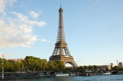Eiffel Tower © PhotoKD