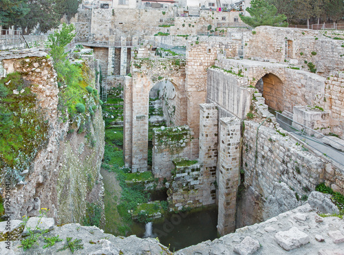 Tableau sur toile Jerusalem - The ruins of Bethesda pool.