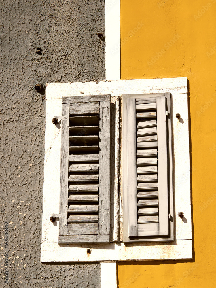 Fototapeta premium shutters (75)
