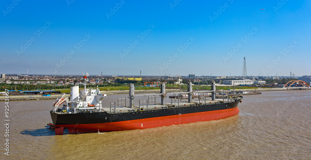 Empty bulk carrier cargo ship