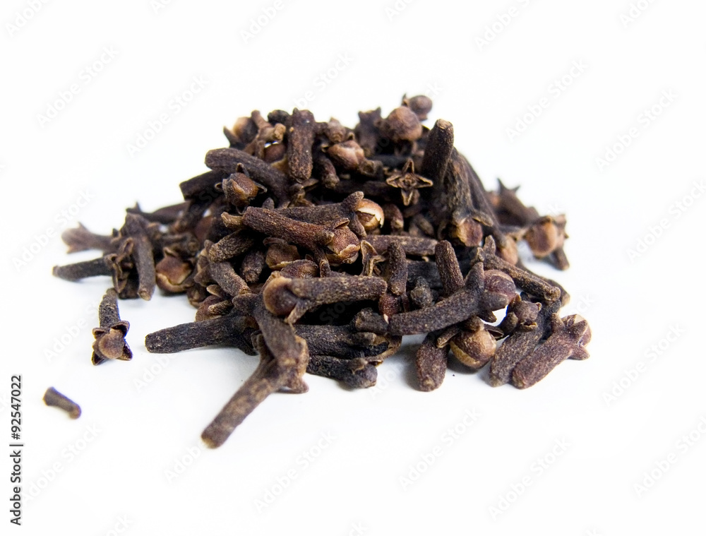 Obraz premium Cloves on white background