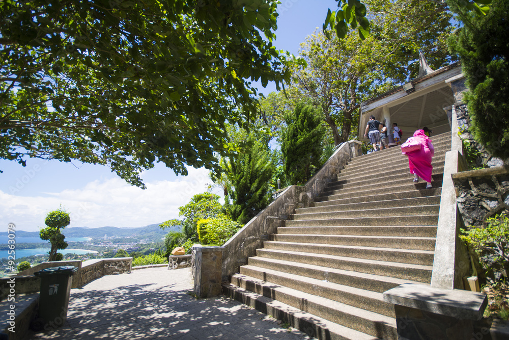 Obraz premium PHUKET, THAILAND-AUGUST 29, 2015 staircase to karon view point a
