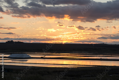 Obraz na plátne sunset over saltworks