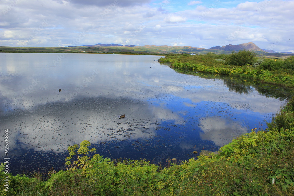 Der malerische See Myvatn (Mückensee) auf Island Der malerische See Myvatn (Mückensee) auf Island