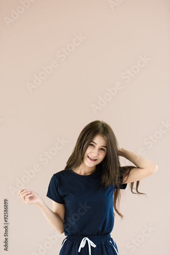 Wallpaper Mural asian young woman Torontodigital.ca