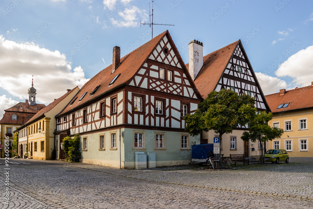 Marktplatz mit Fachwerkhäusern in Baunach Marktplatz mit Fachwerkhäusern in Baunach