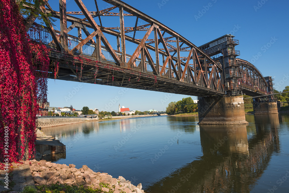Fototapeta premium Old Town Bridge in Magdeburg, Autumn