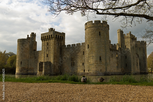 Plakat Zamek Bodium we wschodnim Sussex w Anglii