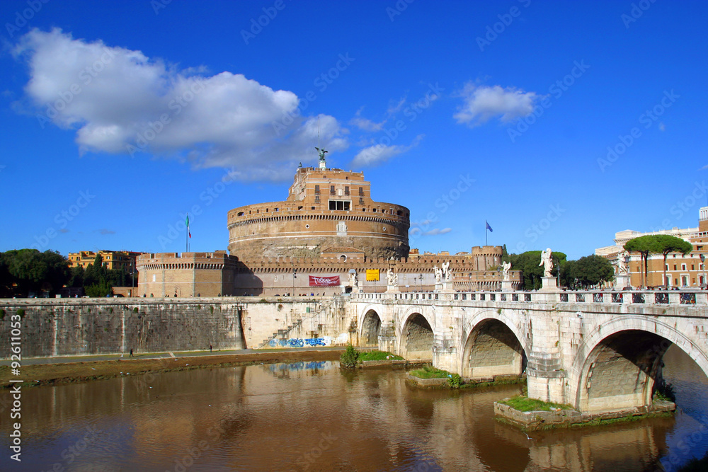 Italia,lazio,Roma,il fiume Tevere e Castel Sant'Angelo.