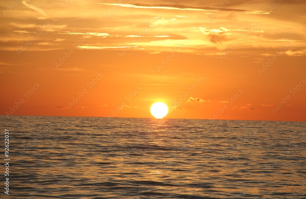 die Sonne tanzt auf dem Meer
