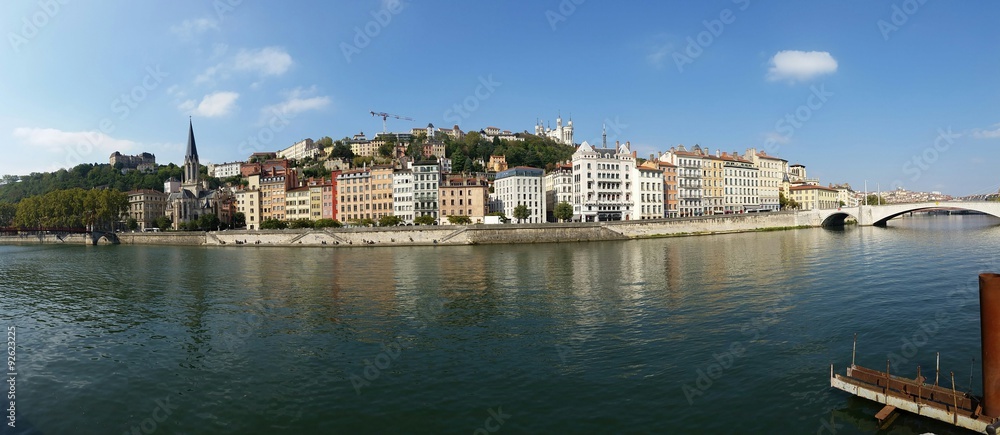 Vue Panoramique des quais de Saône à Lyon