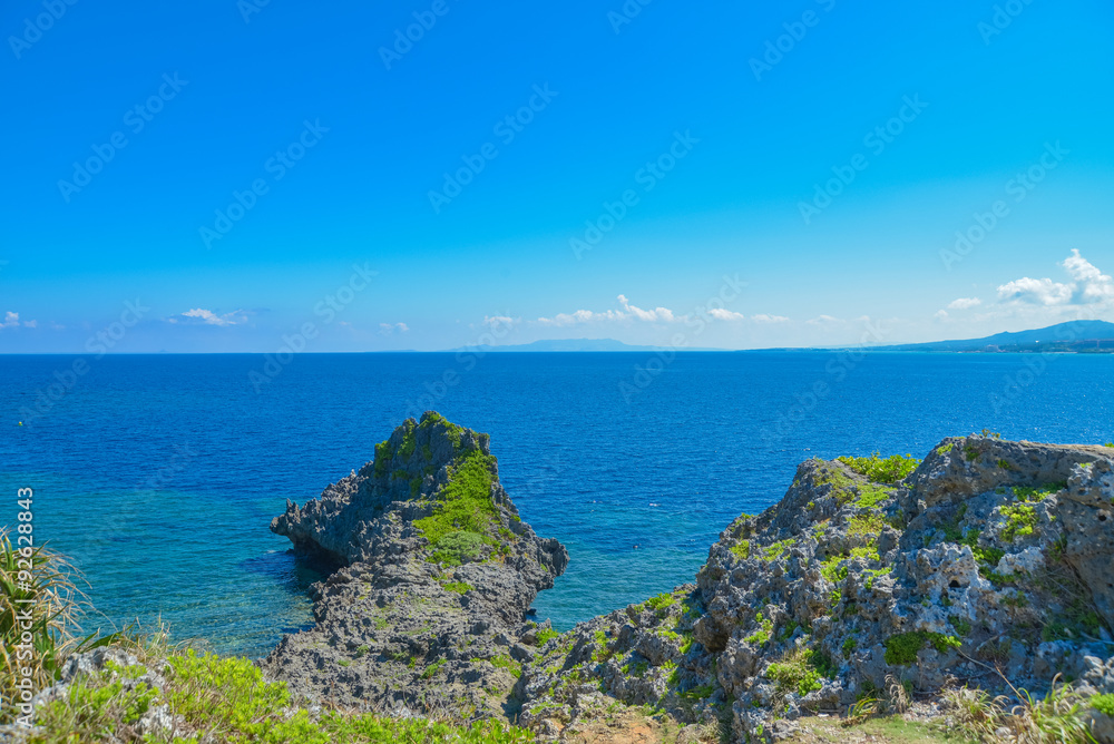 沖縄県　恩納村　真栄田岬の景色
