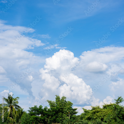 blue sky with cloud © bouybin