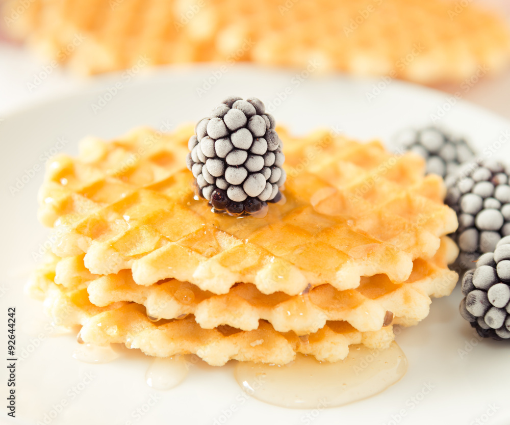 Waffles with blackberries and honey Waffles with blackberries and honey