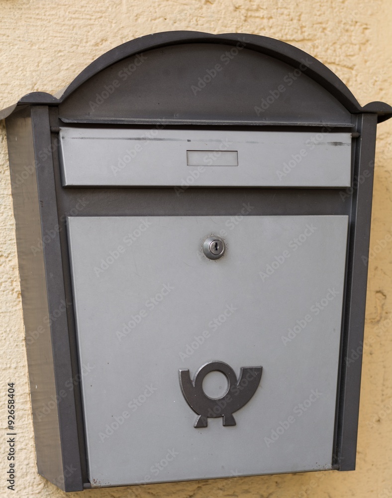 traditioneller Briefkasten