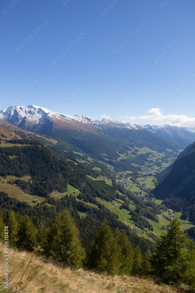 Fototapeta premium View From Grossglockner High Alpine Road Down Into The Valley